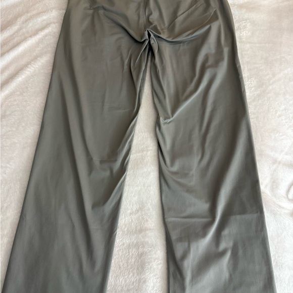 NWT Rhone Commuter men’s Pants classic flex-knit fabric gray 28x33 $138 - Picture 6 of 6